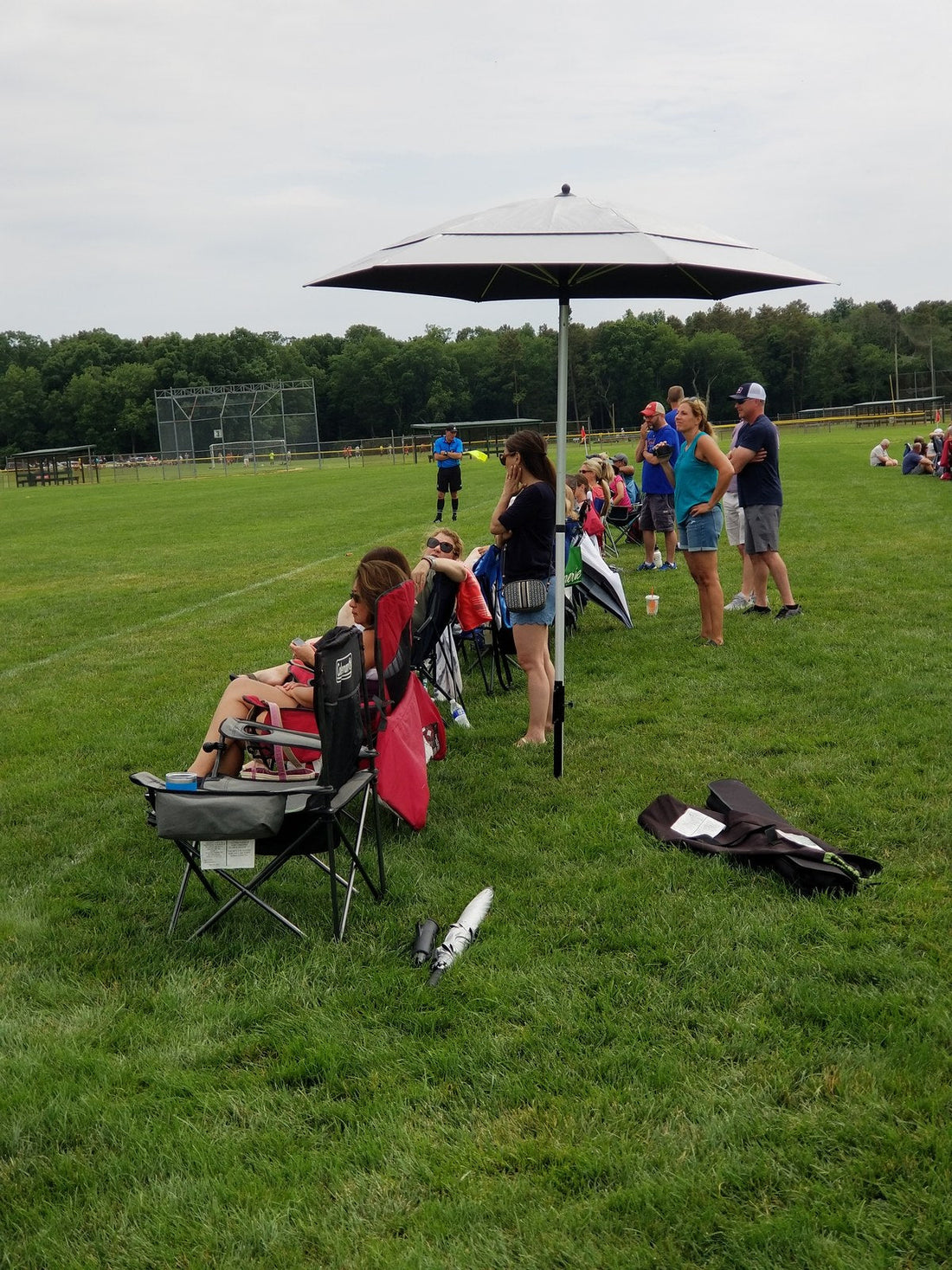 The Best Large Beach Umbrella for Sports: Sun Protection for Sports Parents
