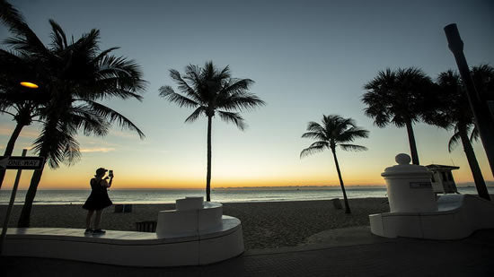 Beach Umbrella Rental in Fort Lauderdale